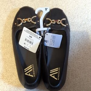 AEROSOLES Black Flats with Gold Detailing